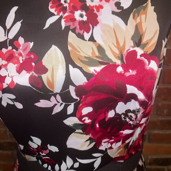 White House Black Market Floral Belted Fit N Flare Dress Size 6 - Picture 3 of 7